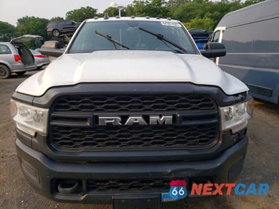 Piąte zdjęcie samochodu w środku: 2021 RAM 3500 VIN:3C7WRTAL5MG604254 - miniatura