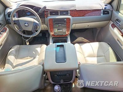 Zdjęcie 8 z 13 samochodu: 2009 CHEVROLET SUBURBAN K1500 LT VIN:1GNFK26359R274988 - miniatura