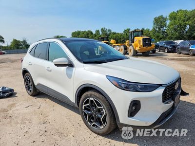 Czwarte zdjęcie samochodu z boku: 2026 FORD ESCAPE PLATINUM VIN:1FMCU9JA5TUA41052 - miniatura