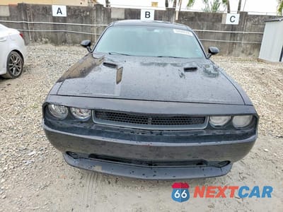 Piąte zdjęcie samochodu w środku: 2013 DODGE CHALLENGER SXT VIN:2C3CDYAGXDH642128 - miniatura