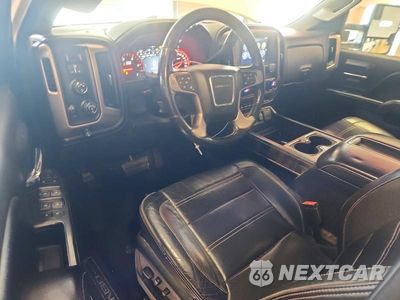 Zdjęcie 8 z 12 samochodu: 2015 GMC SIERRA K3500 DENALI VIN:1GT424E83FF525478 - miniatura