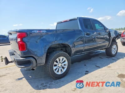 Trzecie zdjęcie samochodu z tyłu: 2020 CHEVROLET SILVERADO K1500 CUSTOM VIN:1GCRYBEH4LZ212538 - miniatura