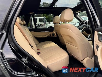 Zdjęcie 8 z 13 samochodu: 2017 BMW X5 XDR40E VIN:5UXKT0C31H0S81452 - miniatura