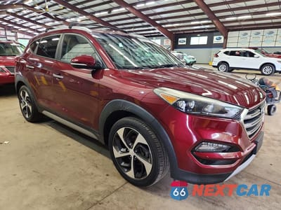 Czwarte zdjęcie samochodu z boku: 2017 HYUNDAI TUCSON LIMITED VIN:KM8J3CA20HU309495 - miniatura
