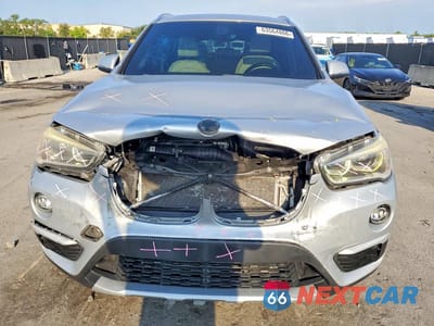 Piąte zdjęcie samochodu w środku: 2017 BMW X1 XDRIVE28I VIN:WBXHT3Z39H4A54450 - miniatura