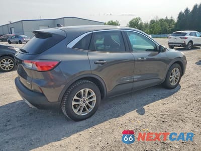 Trzecie zdjęcie samochodu z tyłu: 2020 FORD ESCAPE SE VIN:1FMCU0G61LUC00440 - miniatura