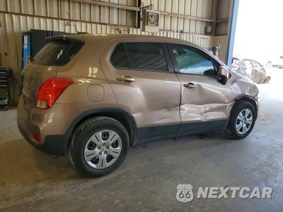 Trzecie zdjęcie samochodu z tyłu: 2018 CHEVROLET TRAX LS VIN:3GNCJKSB3JL323118 - miniatura