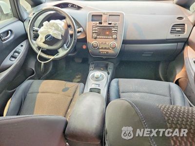Zdjęcie 8 z 12 samochodu: 2013 NISSAN LEAF S VIN:1N4AZ0CP0DC405319 - miniatura