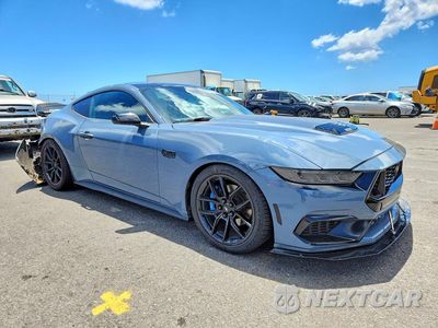 Czwarte zdjęcie samochodu z boku: 2024 FORD MUSTANG VIN:1FA6P8TH9R5106443 - miniatura