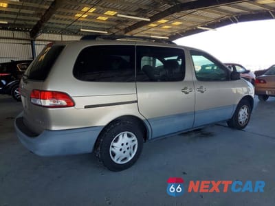 Trzecie zdjęcie samochodu z tyłu: 2003 TOYOTA SIENNA LE VIN:4T3ZF13CX3U525701 - miniatura