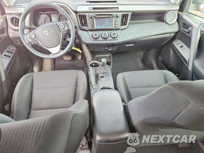 Zdjęcie 8 z 14 samochodu: 2017 TOYOTA RAV4 LE VIN:2T3BFREV4HW624939 - miniatura