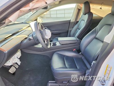 Zdjęcie 7 z 13 samochodu: 2022 TESLA MODEL Y VIN:7SAYGDEF8NF406624 - miniatura
