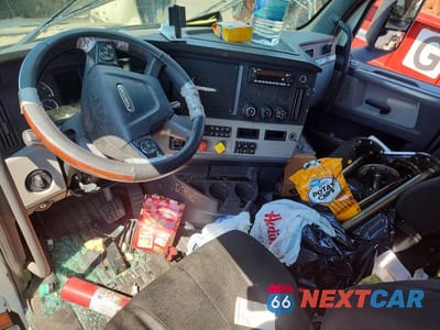 Zdjęcie 8 z 13 samochodu: 2019 FREIGHTLINER CASCADIA 126 SEMI TRUCK VIN:3AKJHHDR2KSKD1187 - miniatura