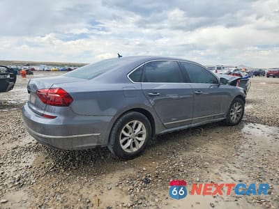 Trzecie zdjęcie samochodu z tyłu: 2017 VOLKSWAGEN PASSAT S VIN:1VWAT7A3XHC003539 - miniatura