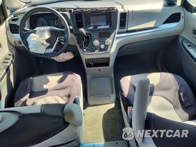 Zdjęcie 8 z 12 samochodu: 2015 TOYOTA SIENNA L 7-PASSENGER VIN:5TDZK3DC6FS570209 - miniatura