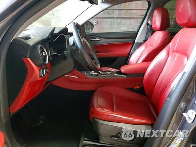 Zdjęcie 7 z 13 samochodu: 2021 ALFA ROMEO STELVIO TI VIN:ZASPAKBN1M7D17211 - miniatura