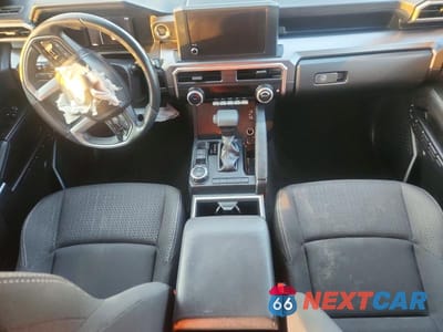 Zdjęcie 8 z 14 samochodu: 2025 TOYOTA 4RUNNER SR5 VIN:JTEVA5AR9S5001971 - miniatura