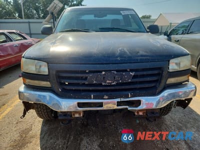 Piąte zdjęcie samochodu w środku: 2004 CHEVROLET SILVERADO K1500 VIN:1GCEK14T54E109282 - miniatura