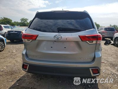 Zdjęcie 6 z 13 samochodu: 2017 TOYOTA HIGHLANDER LIMITED PLATINUM VIN:5TDDZRFH1HS401686 - miniatura
