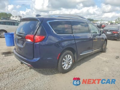 Trzecie zdjęcie samochodu z tyłu: 2018 CHRYSLER PACIFICA TOURING L VIN:2C4RC1BG1JR294028 - miniatura