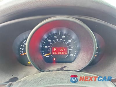 Zdjęcie 9 z 13 samochodu: 2014 KIA SOUL + VIN:KNDJP3A57E7024368 - miniatura