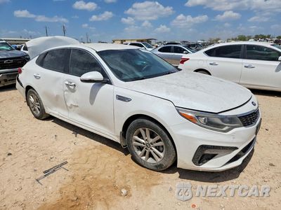 Czwarte zdjęcie samochodu z boku: 2019 KIA OPTIMA LX VIN:5XXGT4L35KG329426 - miniatura