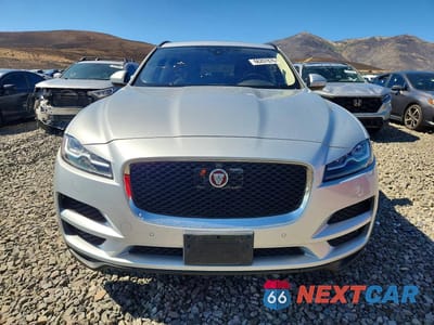 Piąte zdjęcie samochodu w środku: 2019 JAGUAR F-PACE PRESTIGE VIN:SADCK2FXXKA354455 - miniatura