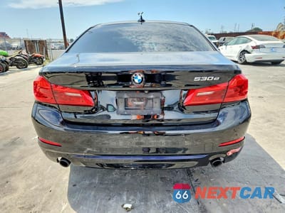 Zdjęcie 6 z 12 samochodu: 2018 BMW 530E VIN:WBAJA9C56JB250505 - miniatura