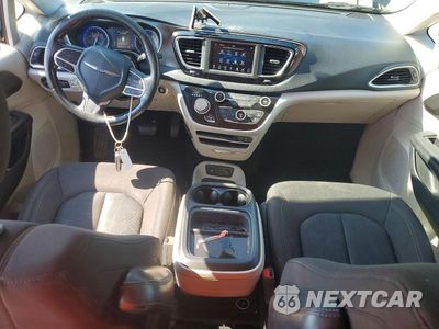 Zdjęcie 8 z 13 samochodu: 2020 CHRYSLER PACIFICA TOURING VIN:2C4RC1FG6LR128696 - miniatura