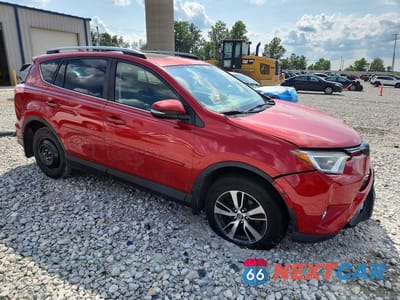 Czwarte zdjęcie samochodu z boku: 2017 TOYOTA RAV4 XLE VIN:JTMRFREV7HJ160526 - miniatura