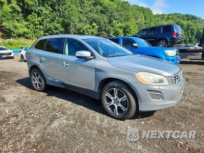 Czwarte zdjęcie samochodu z boku: 2013 VOLVO XC60 T6 VIN:YV4902DZ8D2441281 - miniatura