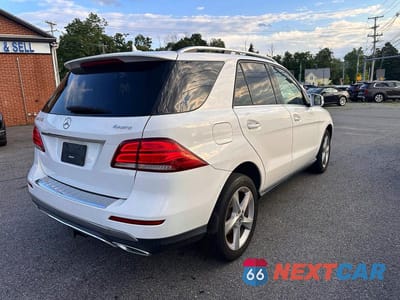 Czwarte zdjęcie samochodu z boku: 2018 MERCEDES-BENZ GLE 350 4MATIC VIN:4JGDA5HB6JB198327 - miniatura