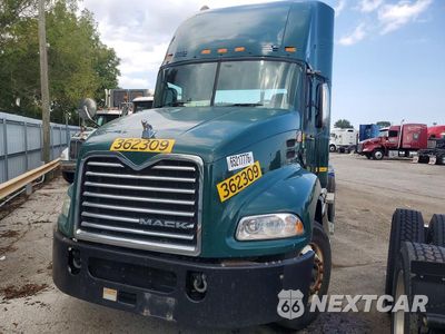 2017 MACK CXU612 SEMI TRUCK 1M1AW01X3HM009617 - główne zdjęcie licytacji z USA - miniatura