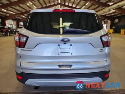 Zdjęcie 6 z 13 samochodu: 2018 FORD ESCAPE SE VIN:1FMCU0GD1JUB61845 - miniatura
