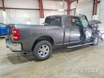 Trzecie zdjęcie samochodu z tyłu: 2024 RAM 2500 LARAMIE VIN:3C6UR5NL6RG187123 - miniatura