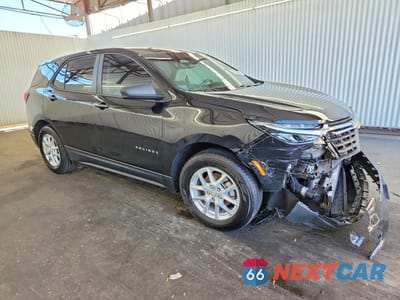 Czwarte zdjęcie samochodu z boku: 2022 CHEVROLET EQUINOX LS VIN:2GNAXHEV9N6135082 - miniatura
