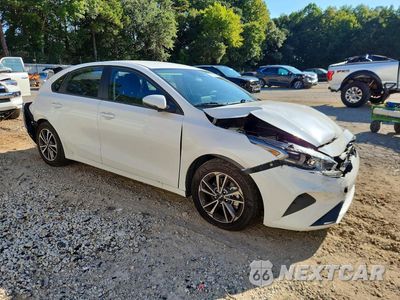 Czwarte zdjęcie samochodu z boku: 2022 KIA FORTE LXS VIN:3KPF24AD1NE425996 - miniatura