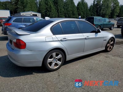 Trzecie zdjęcie samochodu z tyłu: 2006 BMW 325 I VIN:WBAVB13576PT23939 - miniatura