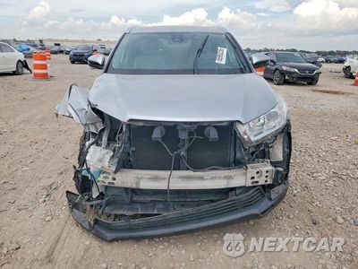 Piąte zdjęcie samochodu w środku: 2018 TOYOTA HIGHLANDER XLE VIN:5TDKZRFH2JS530386 - miniatura