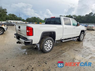 Trzecie zdjęcie samochodu z tyłu: 2017 GMC SIERRA K2500 DENALI VIN:1GT12UEY9HF247952 - miniatura