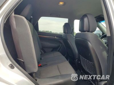 Zdjęcie 11 z 13 samochodu: 2013 KIA SORENTO LX VIN:5XYKTDA62DG355570 - miniatura