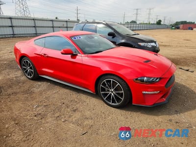 Czwarte zdjęcie samochodu z boku: 2021 FORD MUSTANG VIN:1FA6P8TH8M5113909 - miniatura