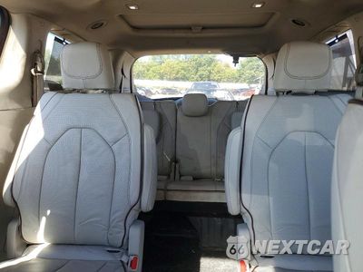 Zdjęcie 10 z 13 samochodu: 2017 CHRYSLER PACIFICA LIMITED VIN:2C4RC1GG1HR836120 - miniatura