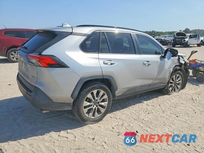 Trzecie zdjęcie samochodu z tyłu: 2020 TOYOTA RAV4 XLE PREMIUM VIN:2T3C1RFV5LW081529 - miniatura
