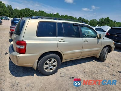 Trzecie zdjęcie samochodu z tyłu: 2005 TOYOTA HIGHLANDER BASE VIN:JTEEP21A050106990 - miniatura
