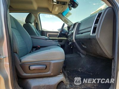 Zdjęcie 7 z 12 samochodu: 2014 RAM 2500 SLT VIN:3C6TR5DT7EG177868 - miniatura