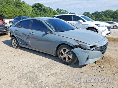 Czwarte zdjęcie samochodu z boku: 2021 HYUNDAI ELANTRA SE VIN:KMHLL4AGXMU213698 - miniatura