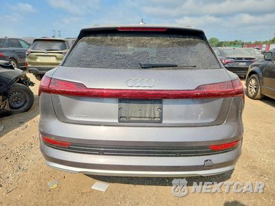 Zdjęcie 6 z 12 samochodu: 2019 AUDI E-TRON PREMIUM PLUS VIN:WA1LABGE2KB021683 - miniatura