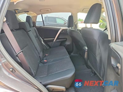 Zdjęcie 11 z 13 samochodu: 2017 TOYOTA RAV4 LE VIN:JTMZFREV9HJ711507 - miniatura