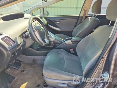 Zdjęcie 7 z 12 samochodu: 2015 TOYOTA PRIUS TWO VIN:JTDKN3DU6F1992527 - miniatura